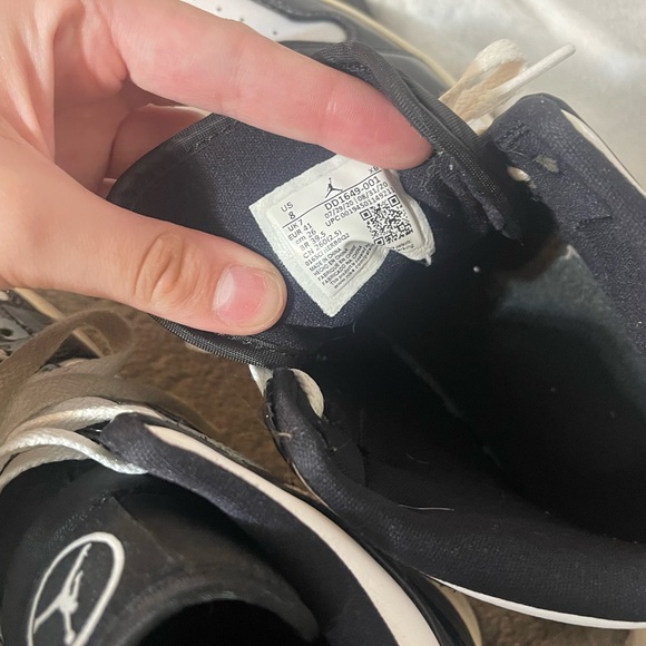 Nike jordan 1s high tops size 8 men’s lightly loved very minimal creasing. - Picture 9 of 9